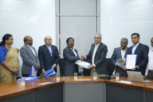 Signing of Contract for construction of track works of Standard Gauge including all Associated Works between CMBT and Madhavaram Milk Colony in Corridor 5 of CMRL Phase – 2 project at a cost of Rs. 206.64 Crores